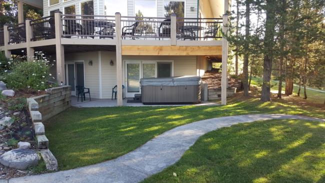 Yard with a pave way of a cabin