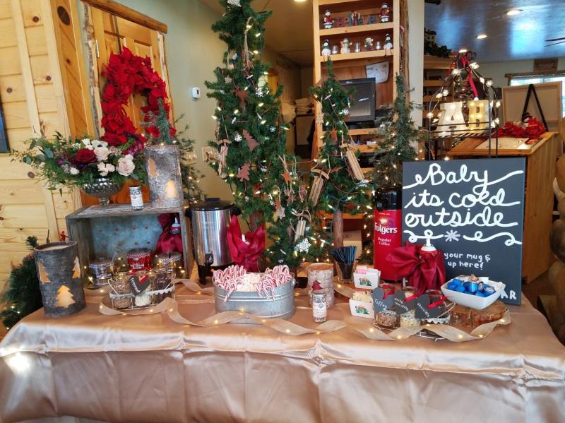 A table with a Christmas decoration