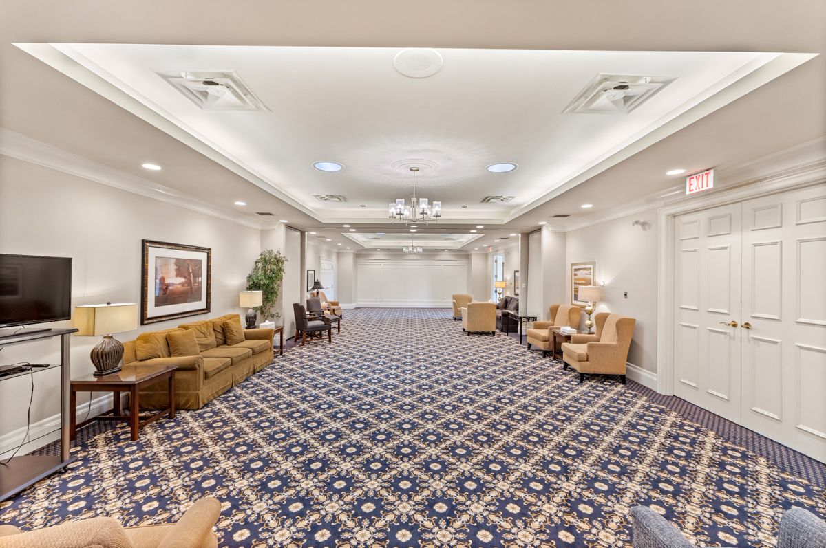 Guelph Line Chapel | Smith's Funeral Homes