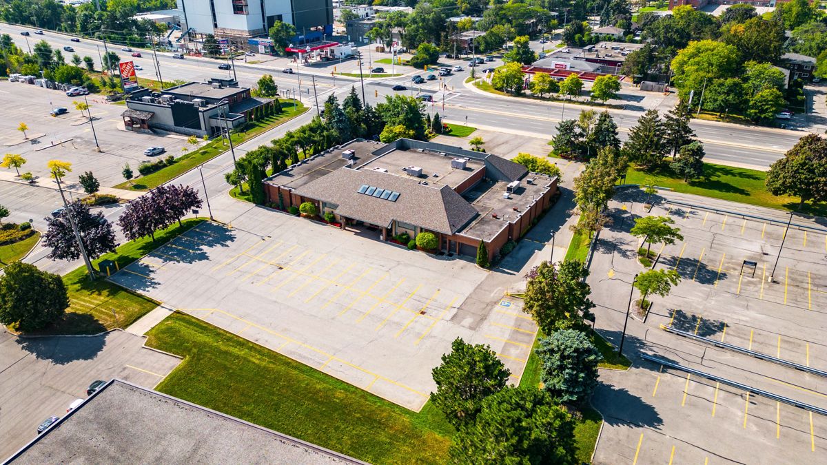 Guelph Line Chapel | Smith's Funeral Homes