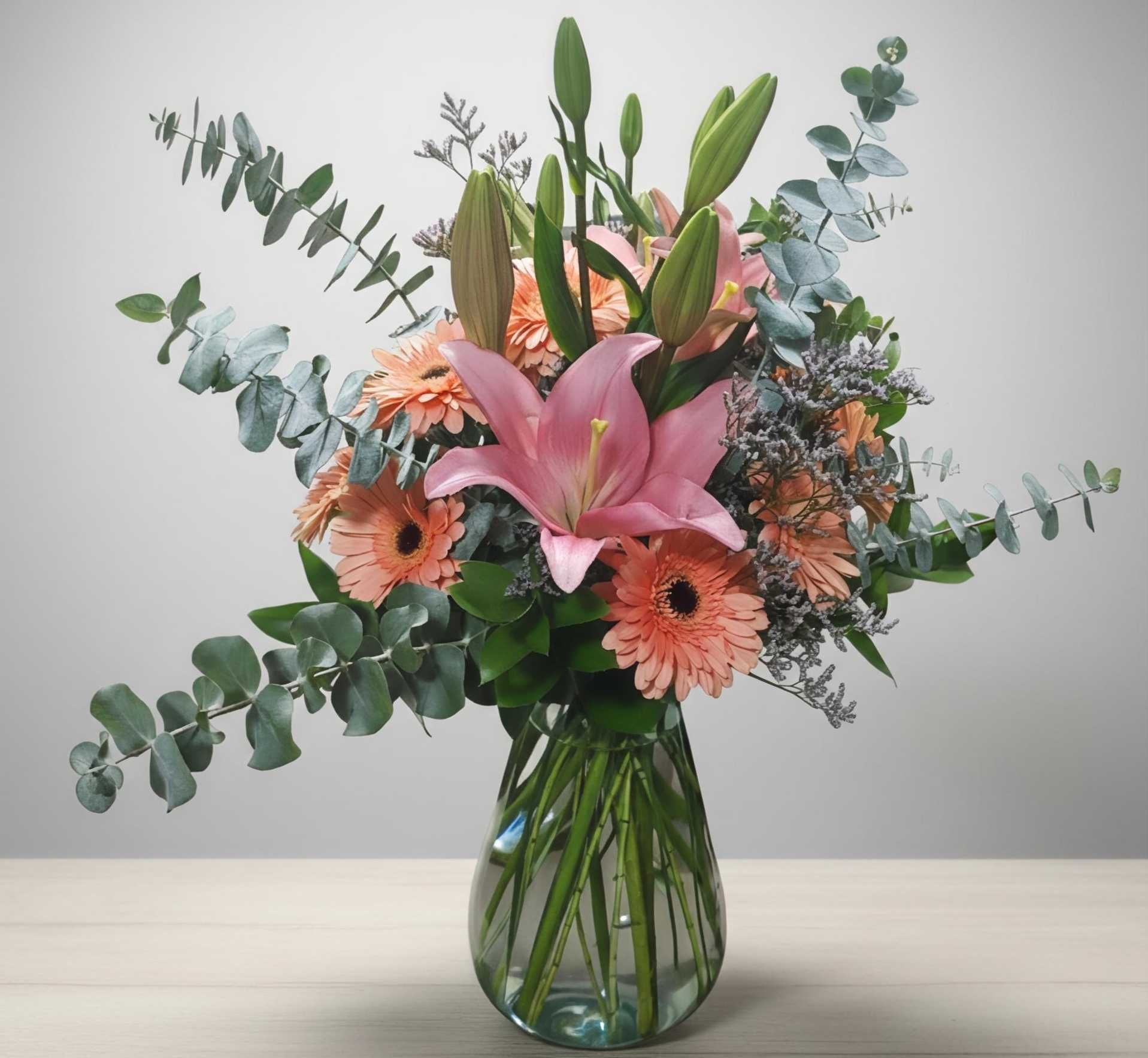 Envío de arreglos florales base cristal