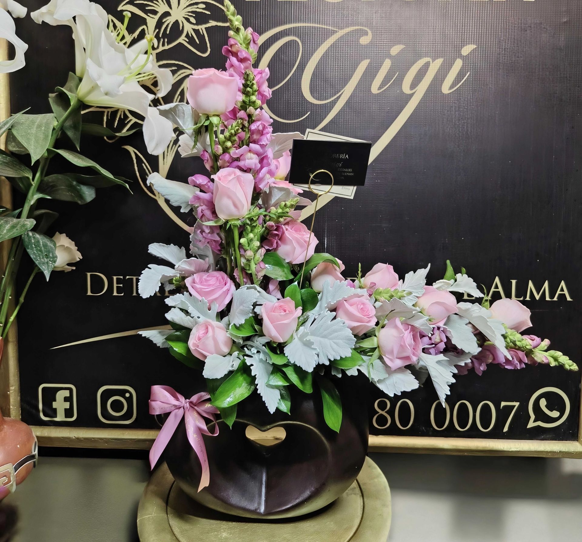 Envío de arreglos florales base cerámica