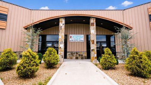 Front entrance of Carriage Hill Family Care in Paragould, Arkansas