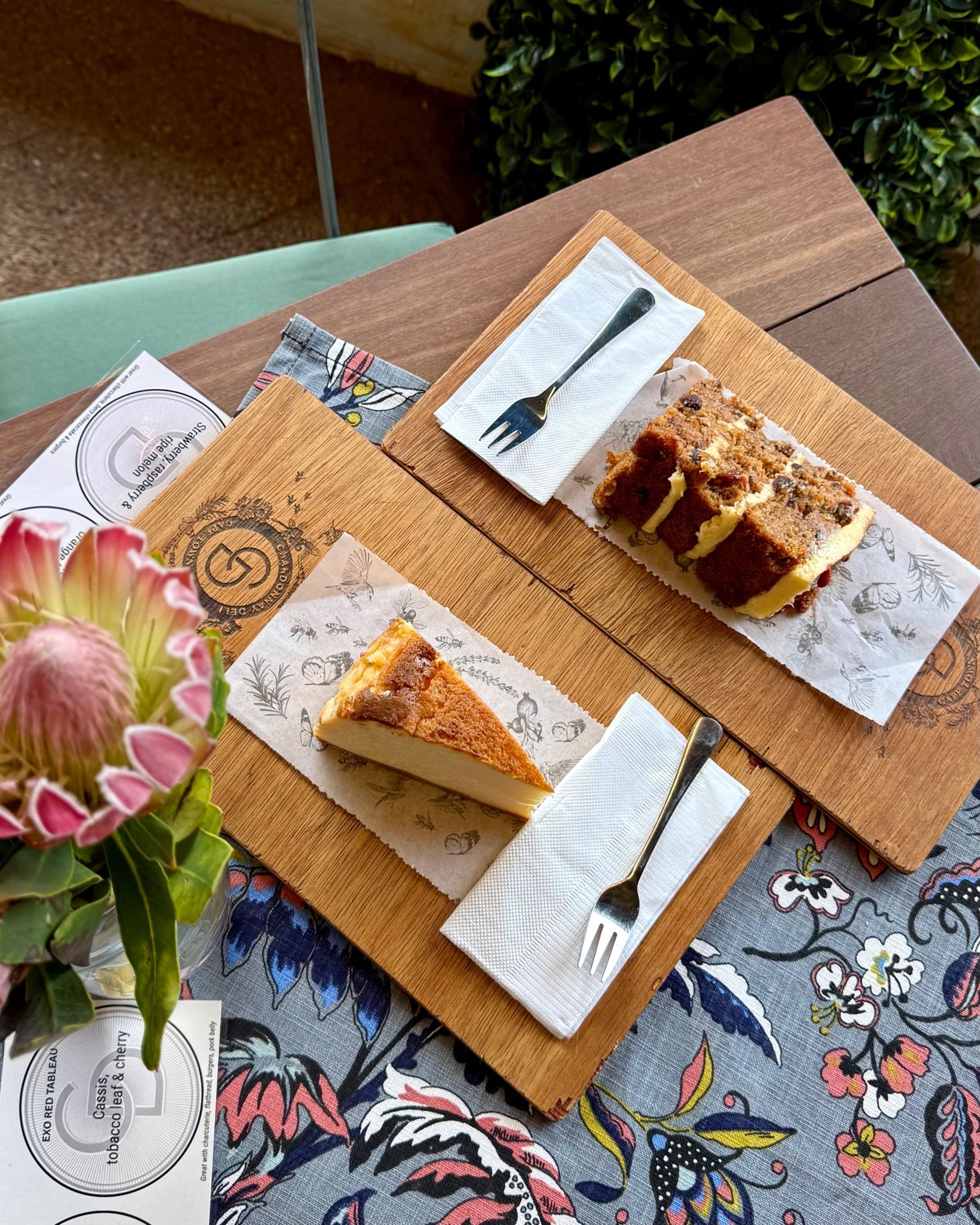 Cheesecake and carrot cake at Chardonnay Deli Uitsig