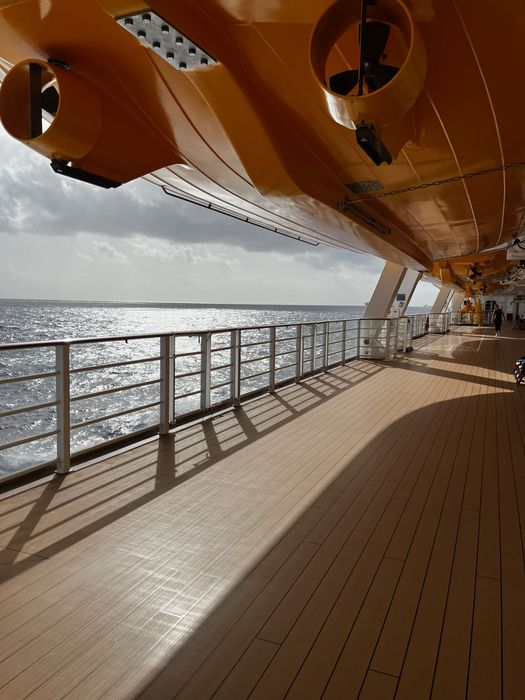 a beautiful cruise day at sea in the Caribbean!