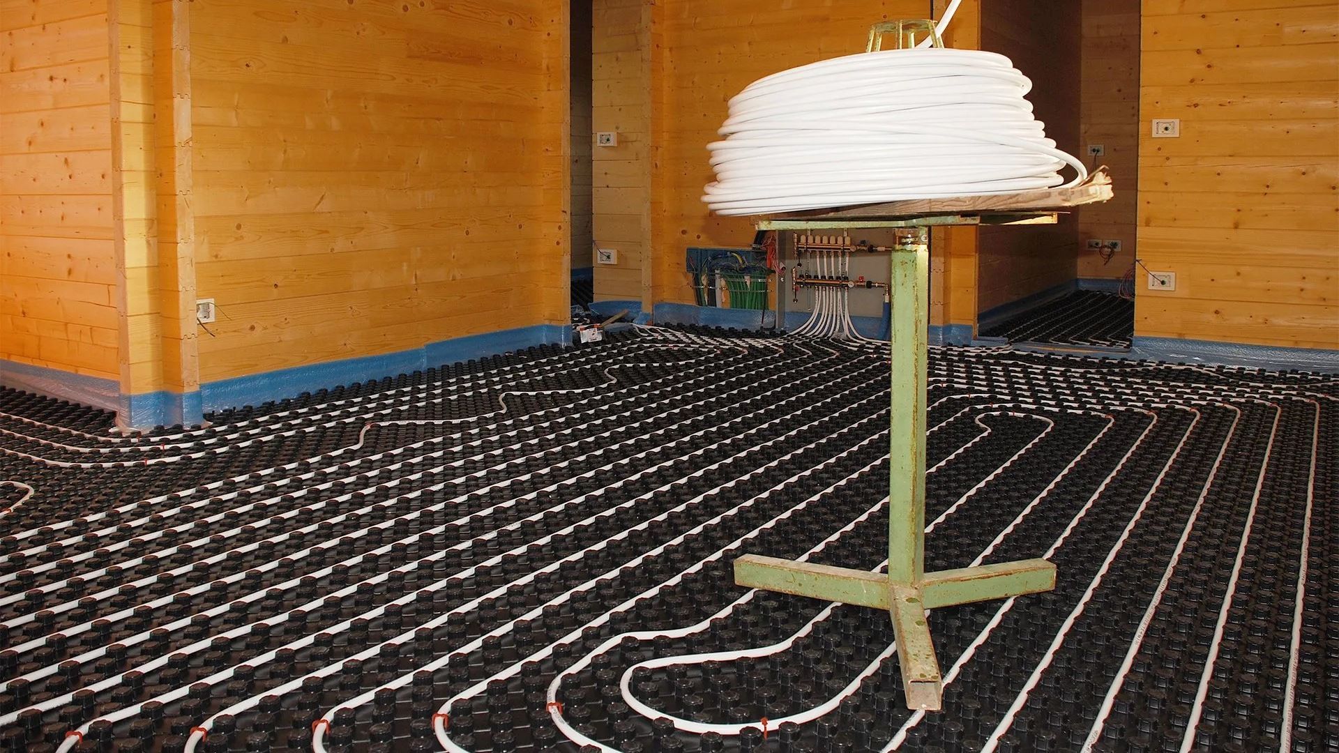 Hydronic heating system