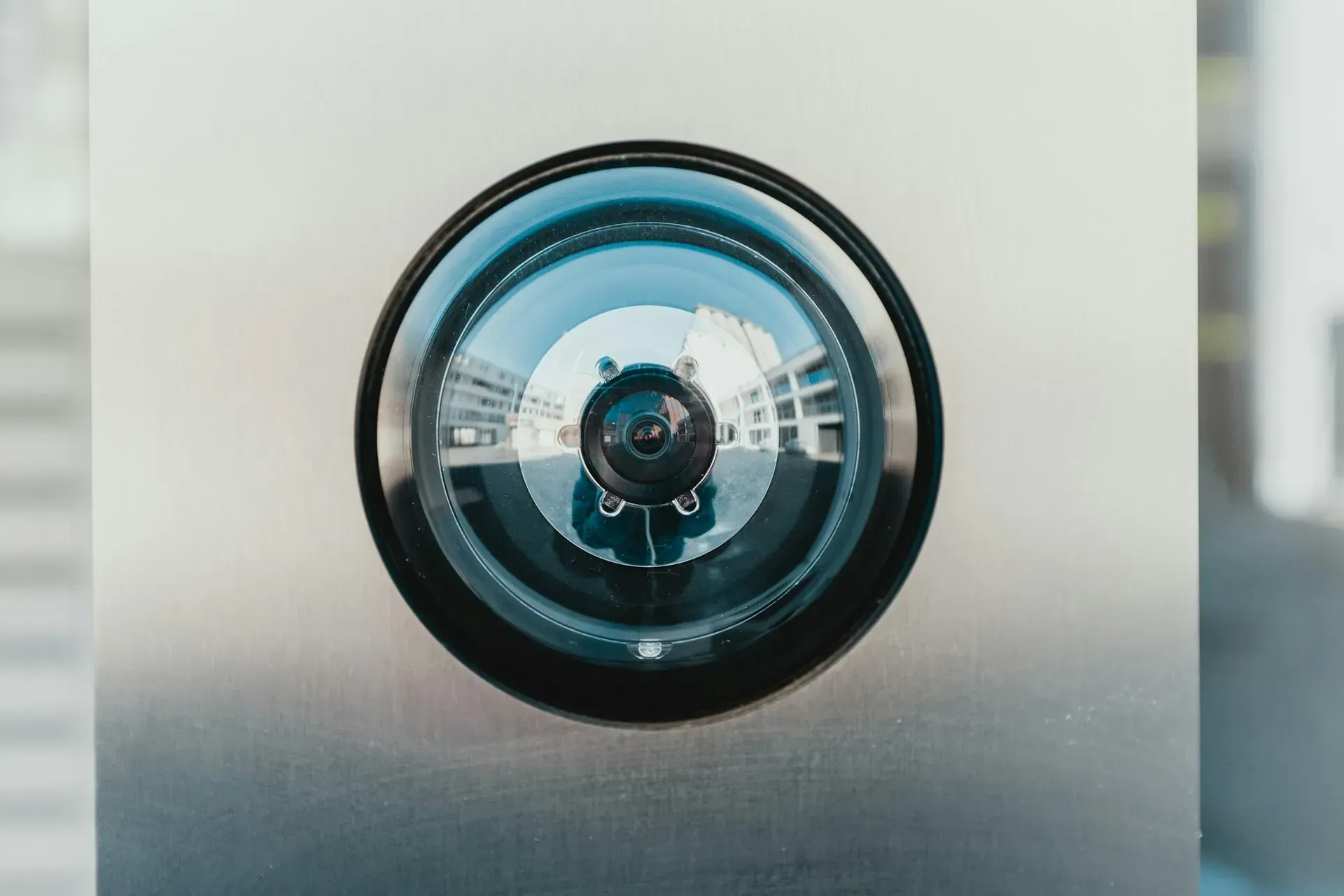 Video doorbell camera with local video storage