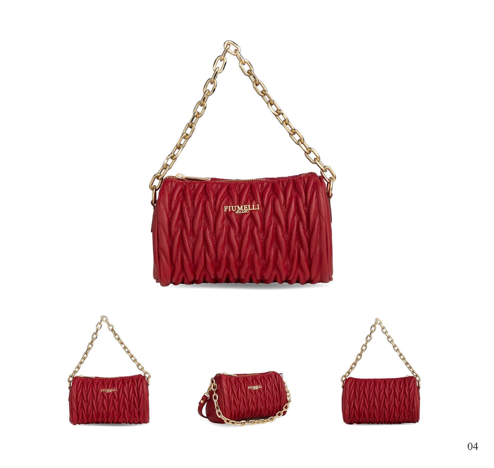 Rote, gesteppte Schultertasche mit goldenem Kettenriemen vor weißem Hintergrund.