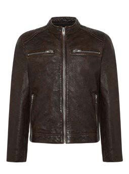 Braune Lederjacke mit Reißverschluss und zwei Brusttaschen.