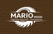 Logo di MARIO WOOD in bianco su sfondo marrone effetto legno, con grafica a lama di sega e slogan in italiano.
