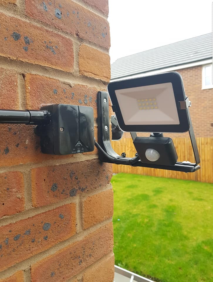 Outdoor Lighting - Domestic Electrician