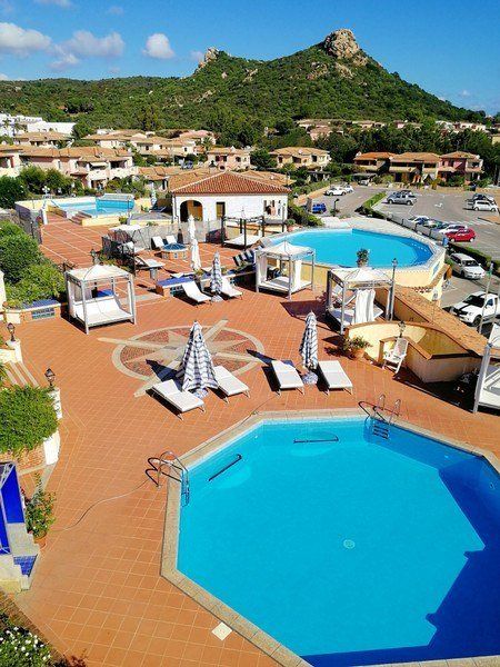 hotels with swimming pools