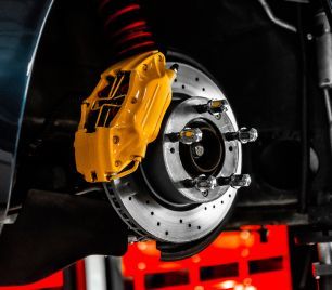 Up close to brakes | Xpertech Auto Repair, Inc.
