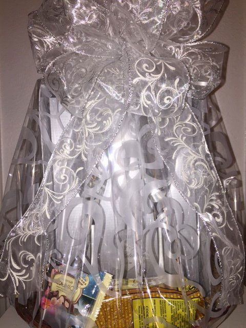 White Gift Basket — Wailuku, HI — Maui Gift Baskets