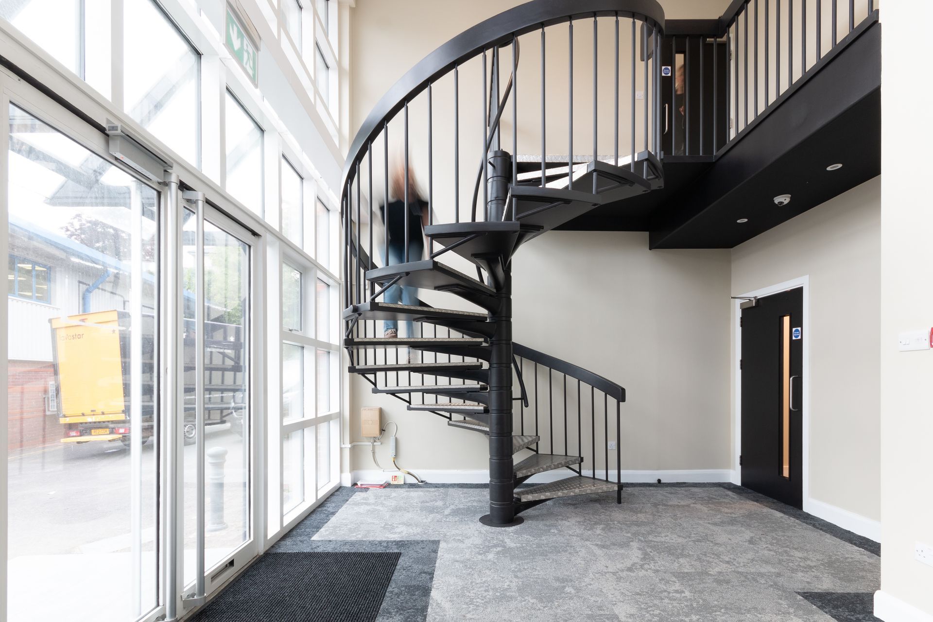 New serviced office building to rent in farnham