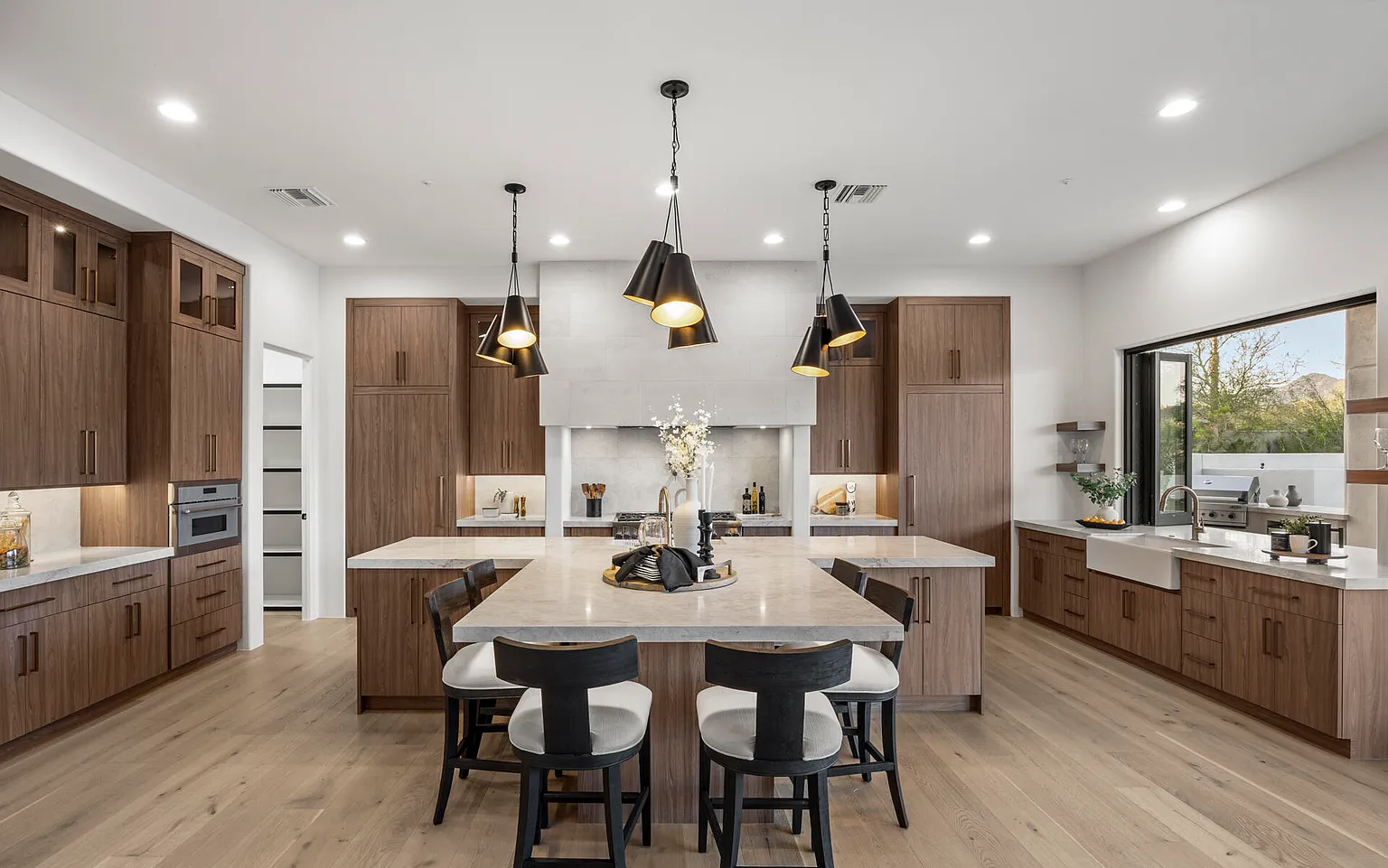 Arizona — Kitchen Cabinet in Phoenix, Arizona