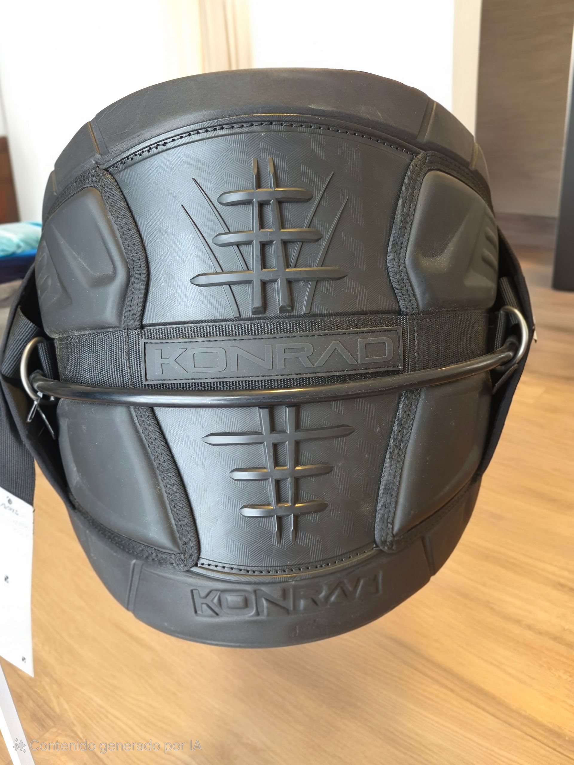 Oferta de Black Friday: arnés Konrad, negro, 15 % de descuento, disponible en S, M, L, Xl por $255.