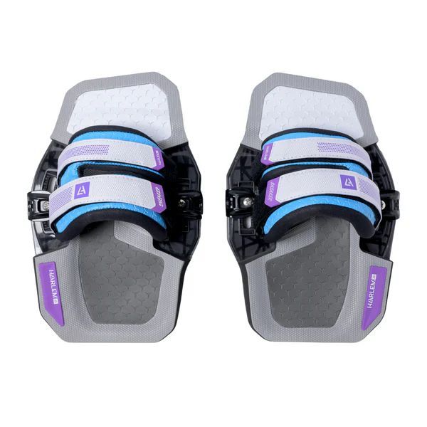 Correa de pie para kitesurf, color gris con detalles en morado y azul, base negra.
