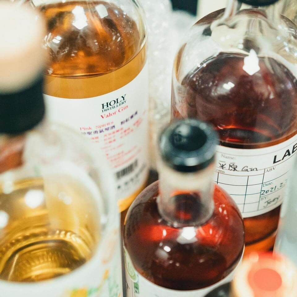 Resting & Bottling: Final maturation to present refined craft taste.