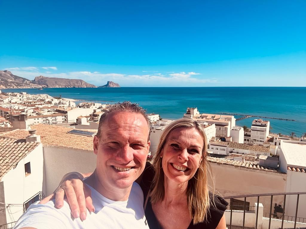 Janine en Ben genieten in de regio Altea
