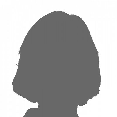 Die Silhouette eines Frauenkopfes mit kurzen Haaren auf weißem Hintergrund.