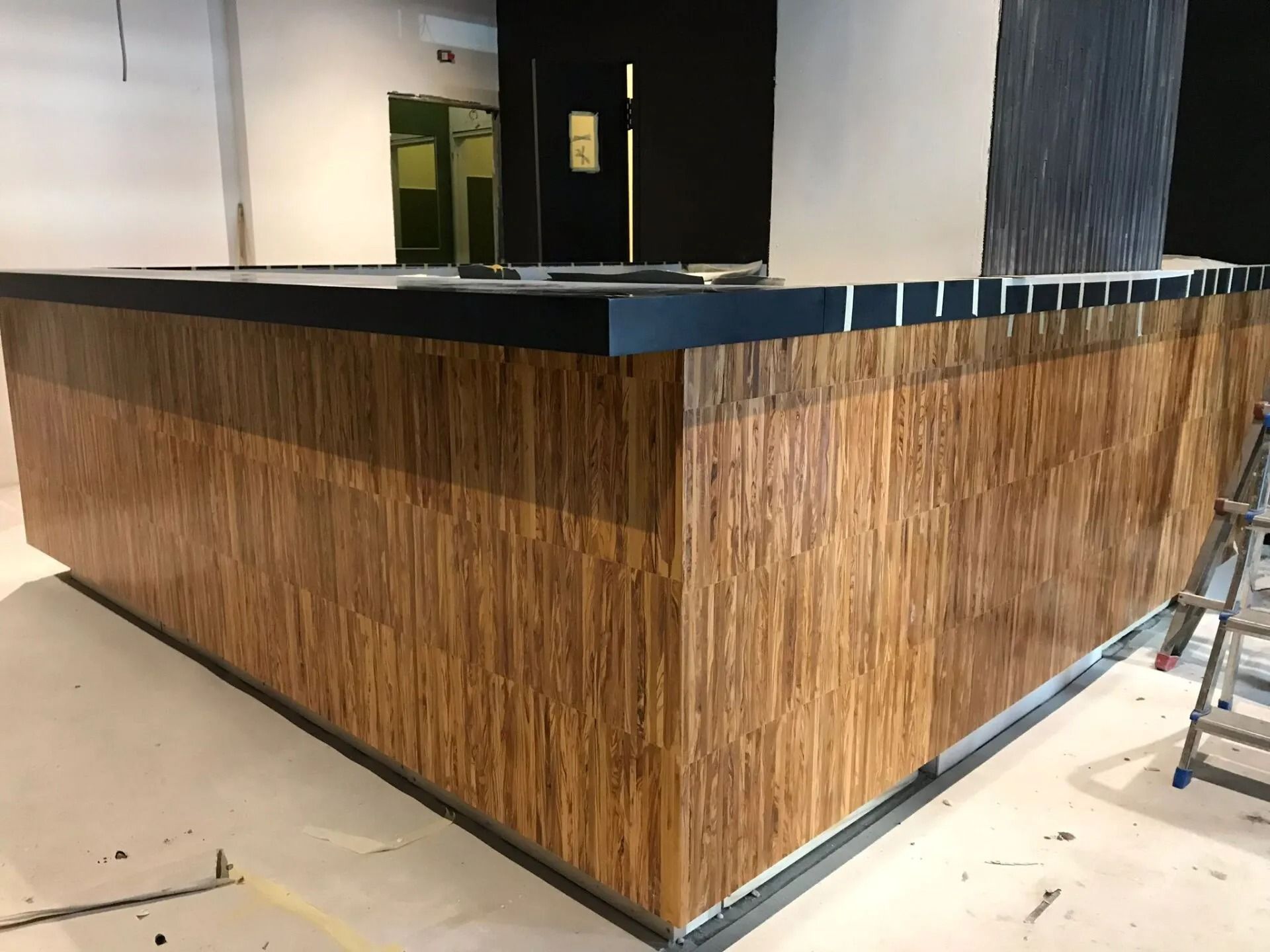 Petrone Parquet - bancone bar