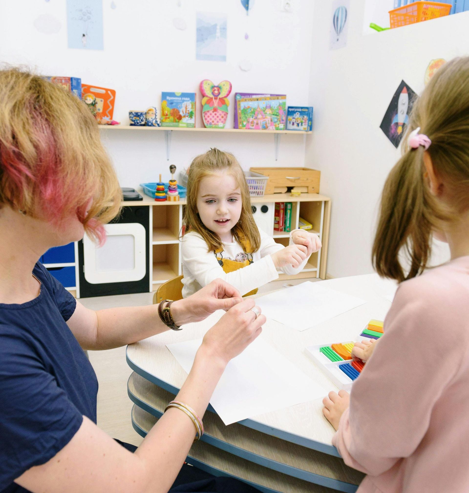 tutoring young child 