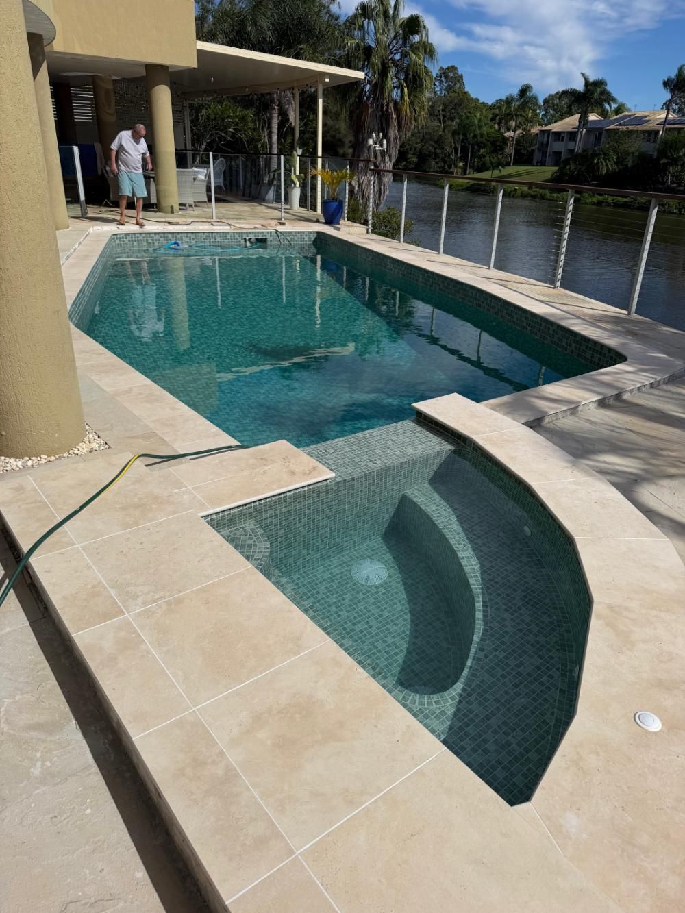 A tile pool surround