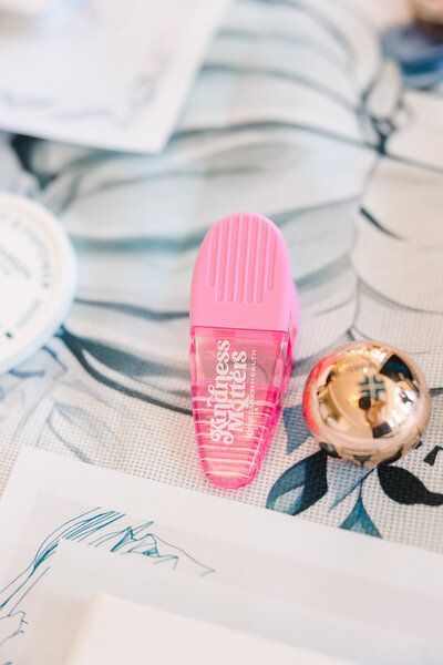 Pink clip with