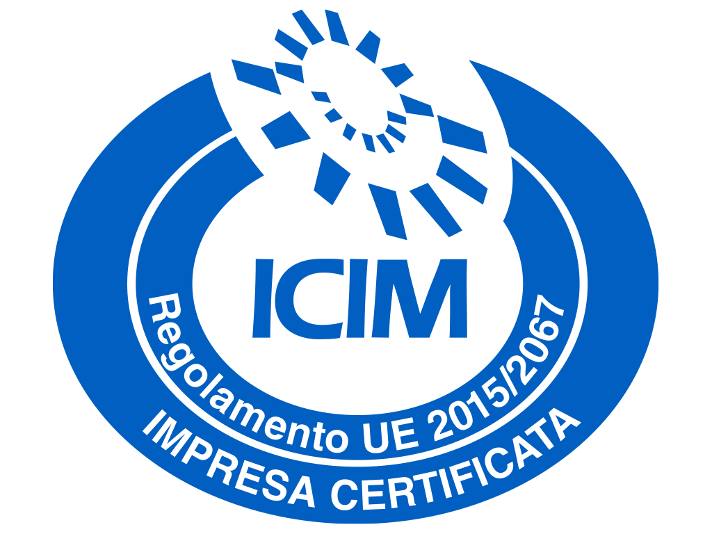 Logo di certificazione ICIM blu con sigillo circolare e dicitura “Impresa Certificata” conforme al Regolamento UE 2015/2067.
