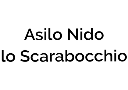 Testo nero con la scritta “Asilo Nido lo Scarabocchio” su sfondo bianco