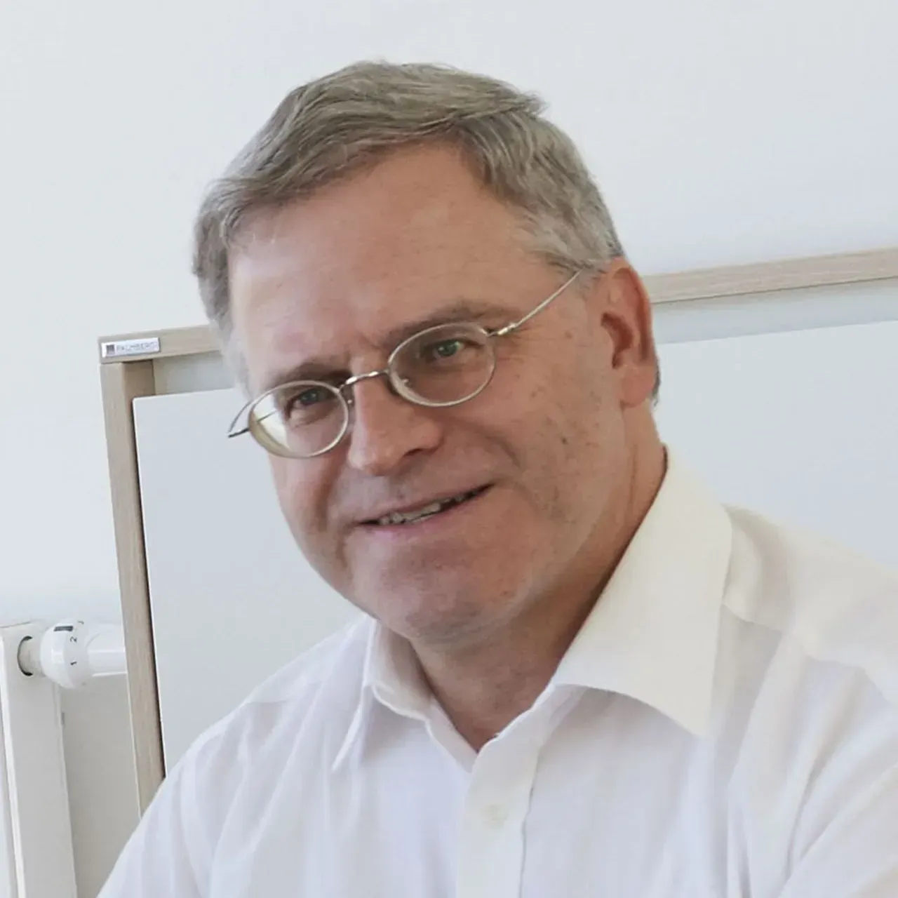Dr. Joachim Lapsien