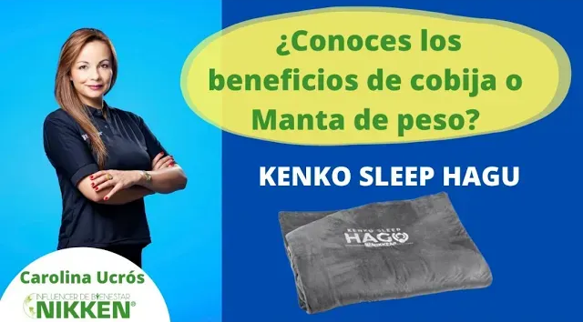 Imagen promocional de la manta Kenko Sleep Hagu, con una mujer vestida de azul.