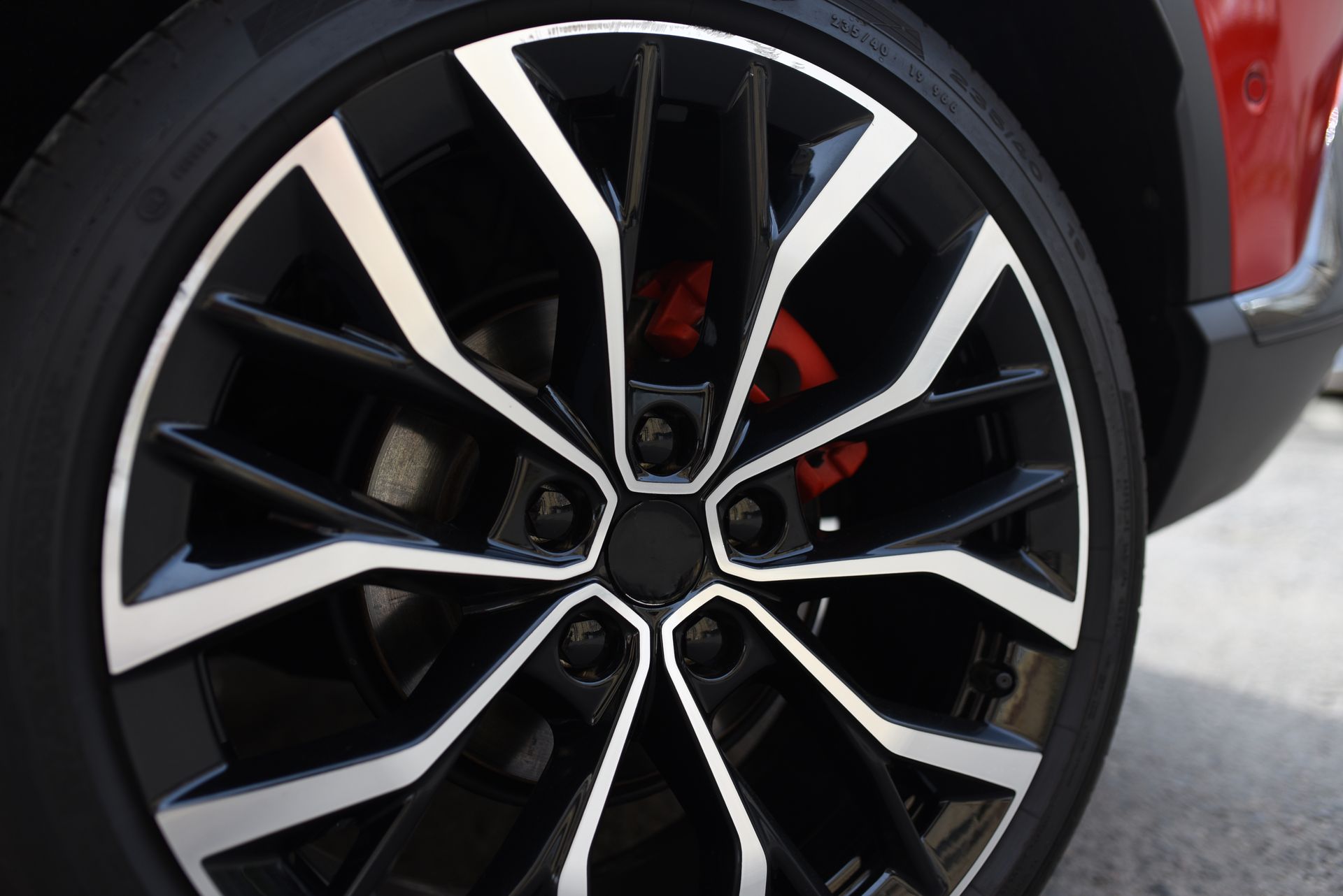 Custom Wheels at Highley Tire Center in Nevada, MO