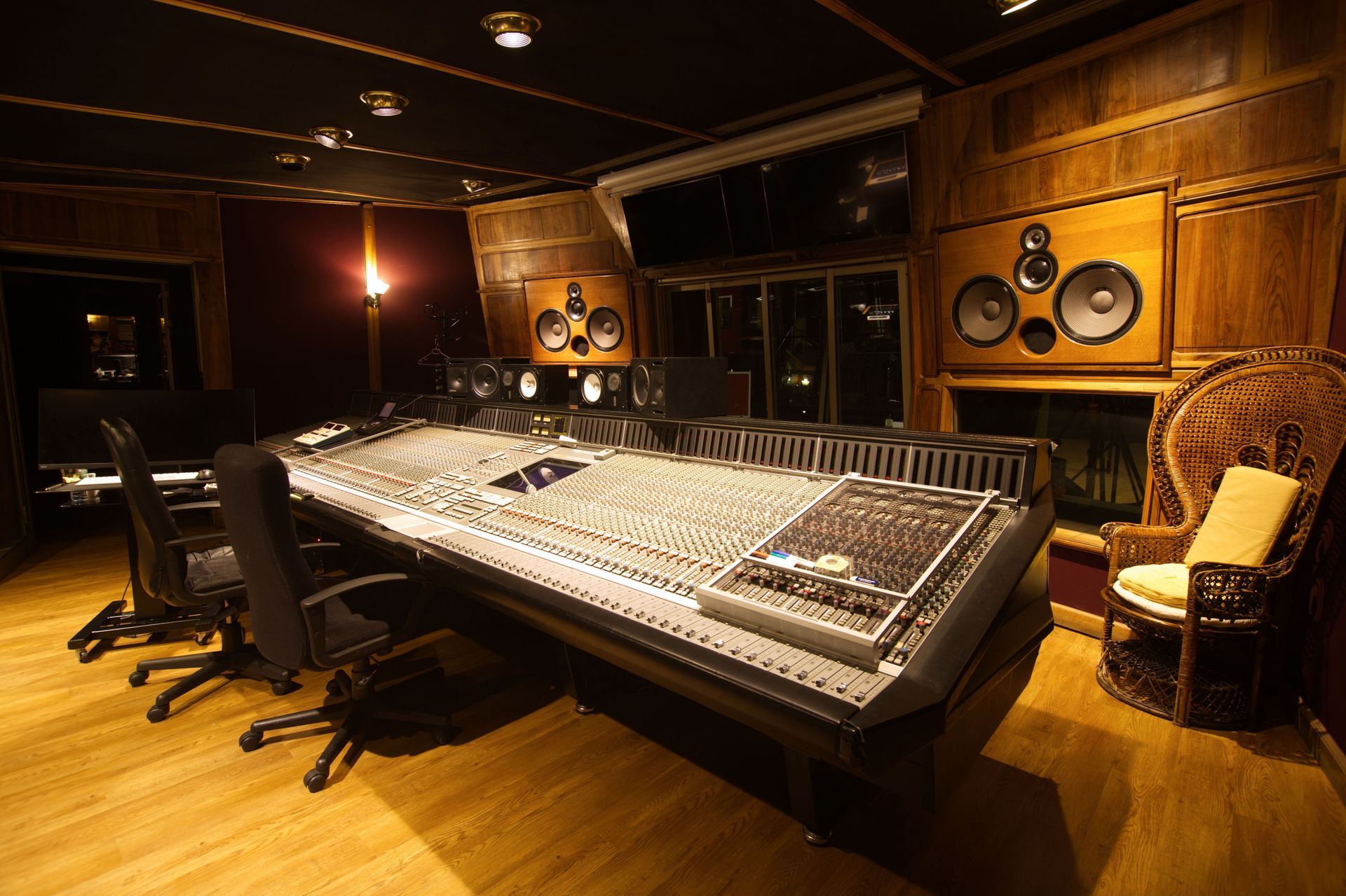 Recording studio acoustic design