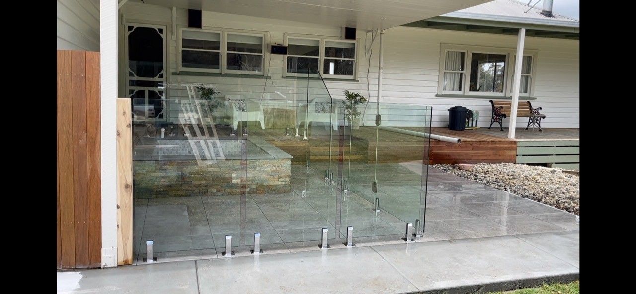 Glass Pool Fencing Custom Built in Shepparton, Yarrawonga, Wangaratta, Seymour, Mansfield, Benalla, Wagga.. Northern Victoria