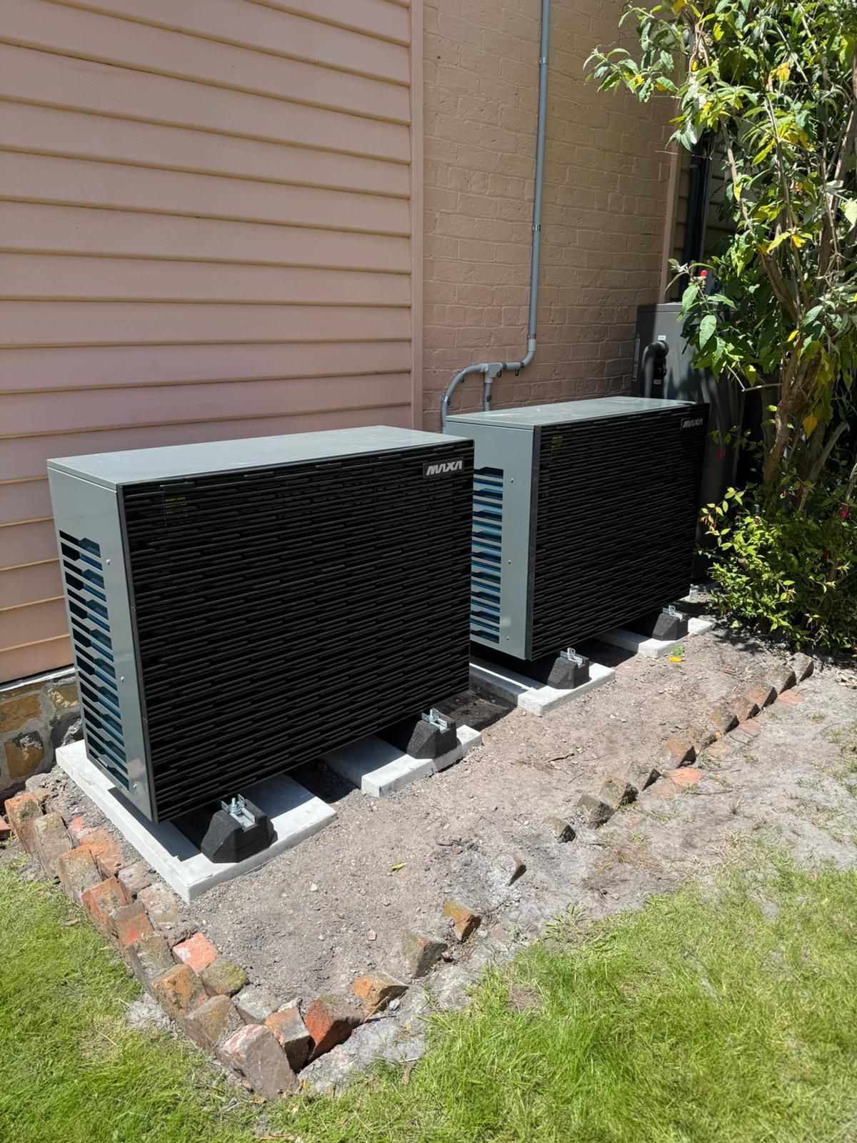 Electric hydronic heating system in South West Victoria integrated with solar and battery storage. Hydronic heating and cooling system with fan coils in high end Warrnambool home powered by electric heat pump.