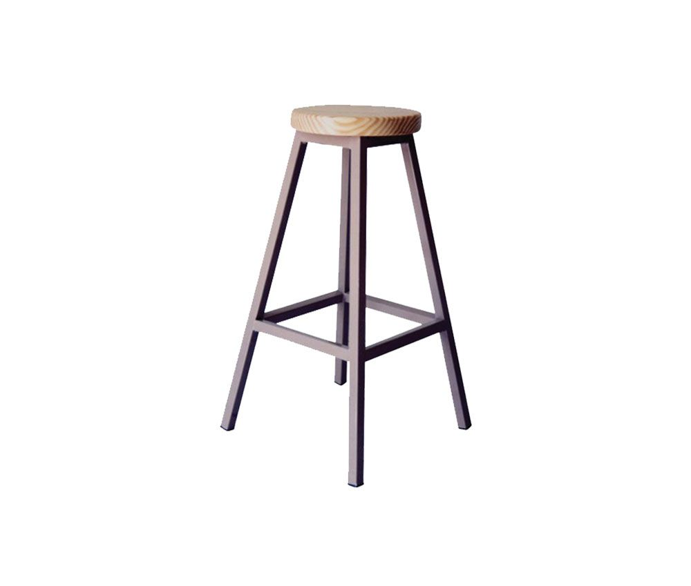 Taburete alto con asiento de madera y patas de metal color malva.