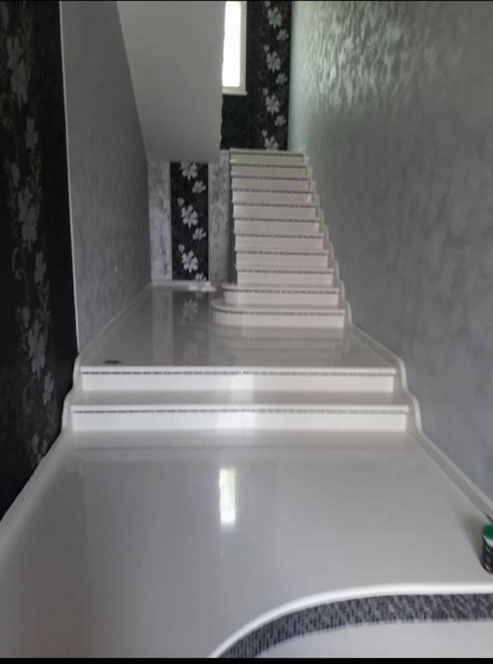 Scala in marmo