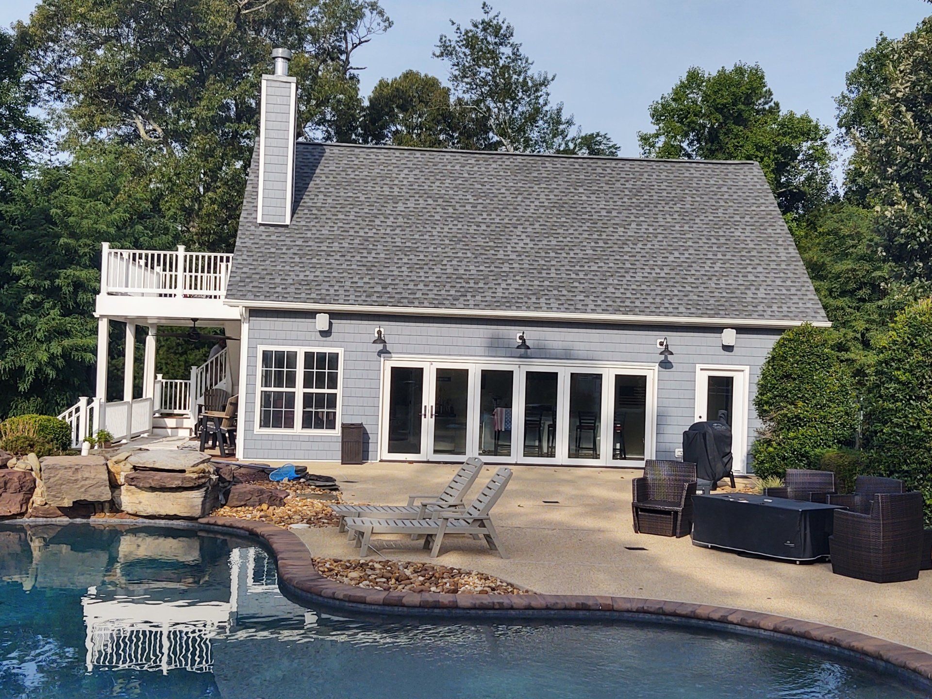 pool house next to pool
