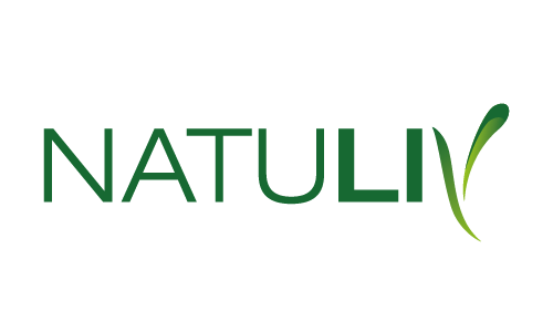 Logotipo verde “NATULI” con un detalle de hoja estilizada sobre un fondo blanco.