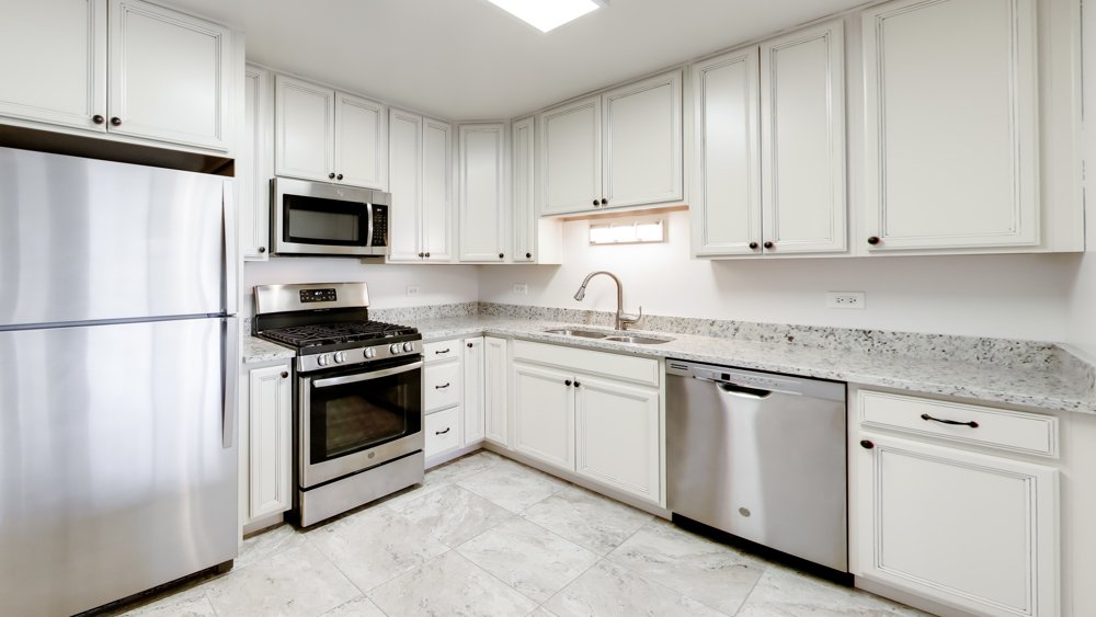 Peerless Properties Group Eagles Apartment Homes Elk Grove Village