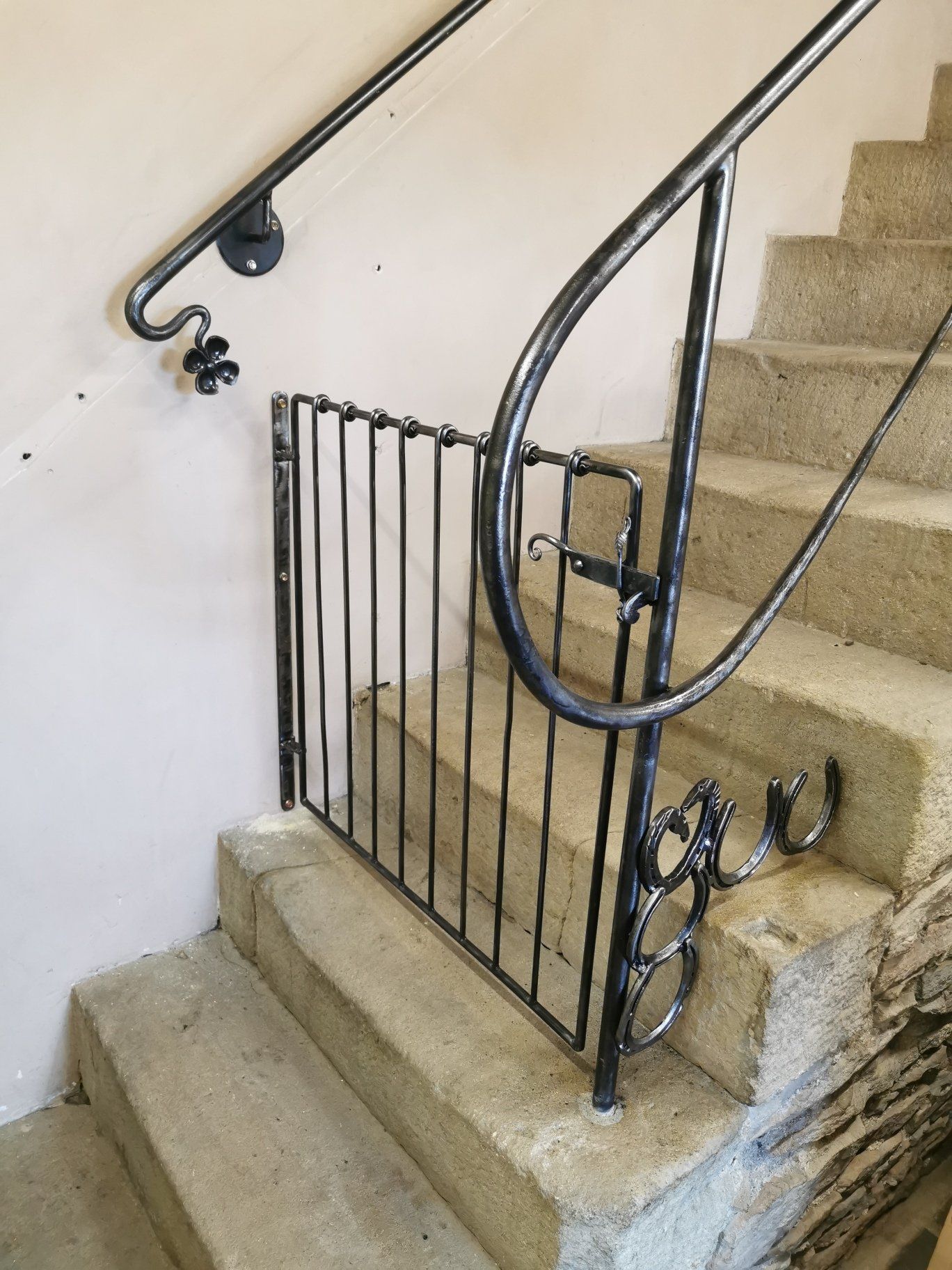 metal gate