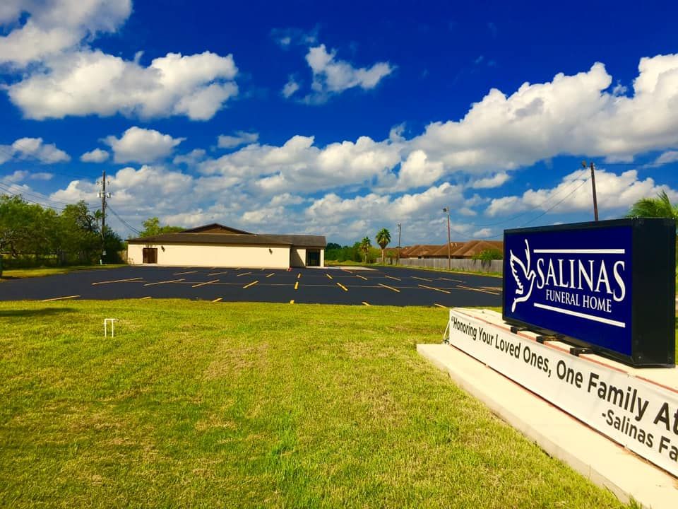 Salinas Funeral Home(00)