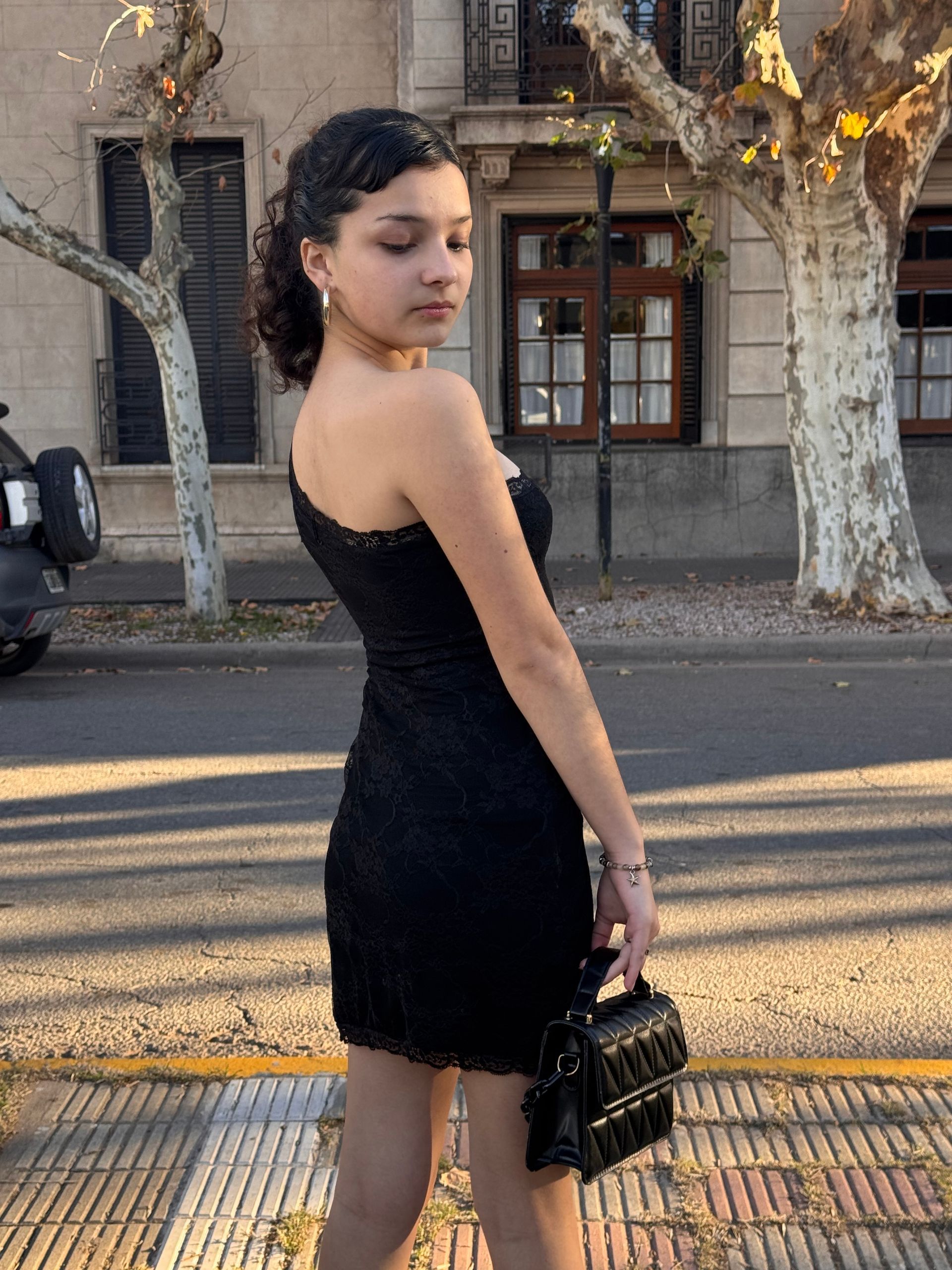 Vestido de encaje negro
