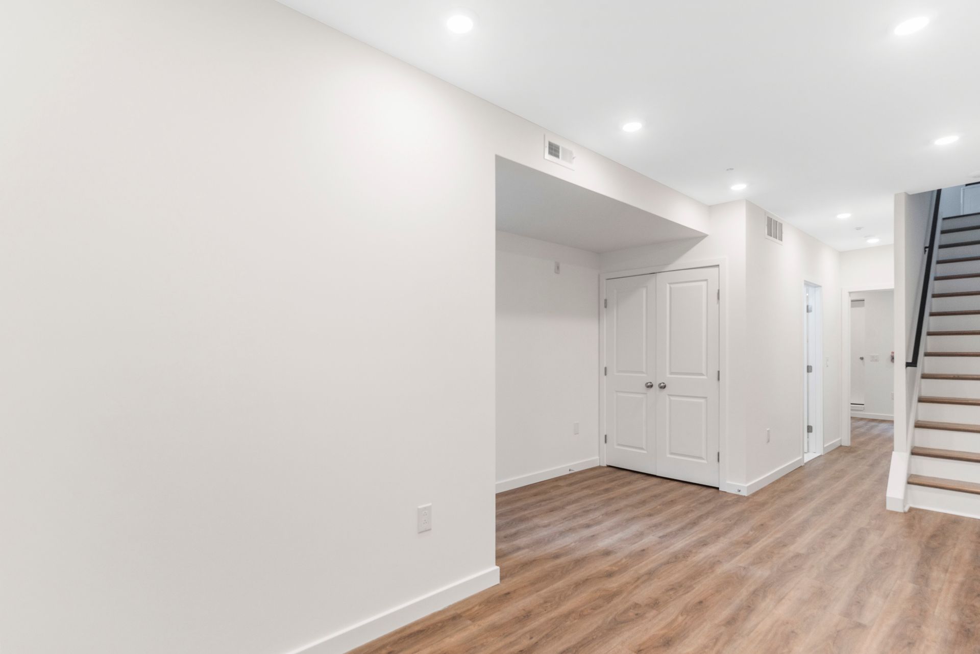 Omega Realty Group 54th STREET MANOR Philadeliphia, PA