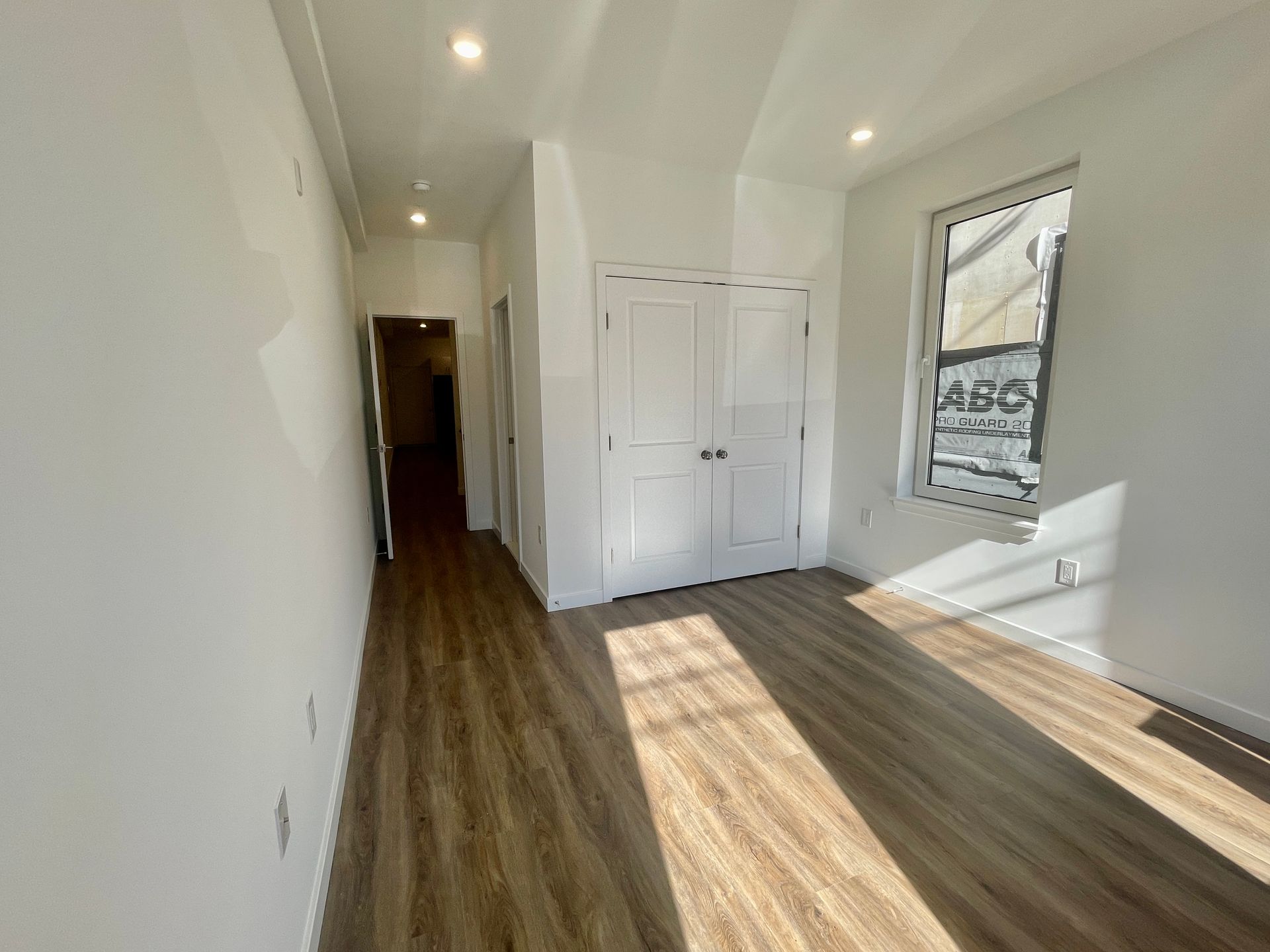 Interior Photo of 54th Street
