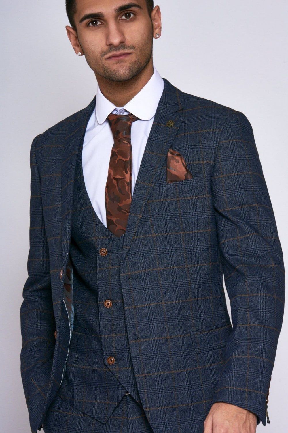 SUITS & ACCESSORIES TO BUY