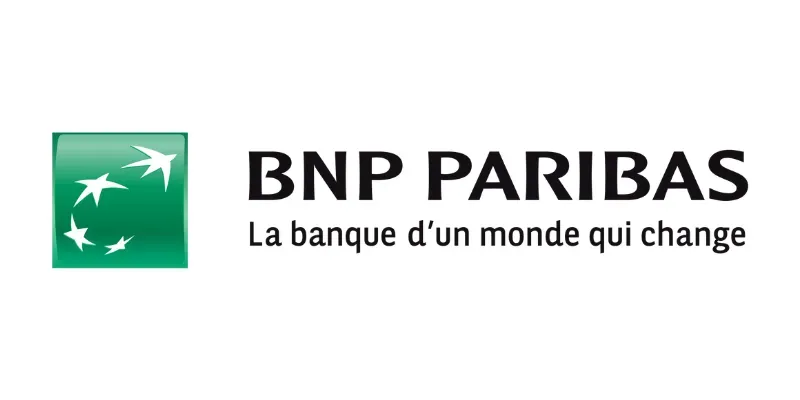 Le logo bnp paribas est un carré vert surmonté de trois étoiles.