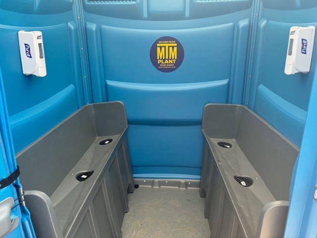A portable mains toilet